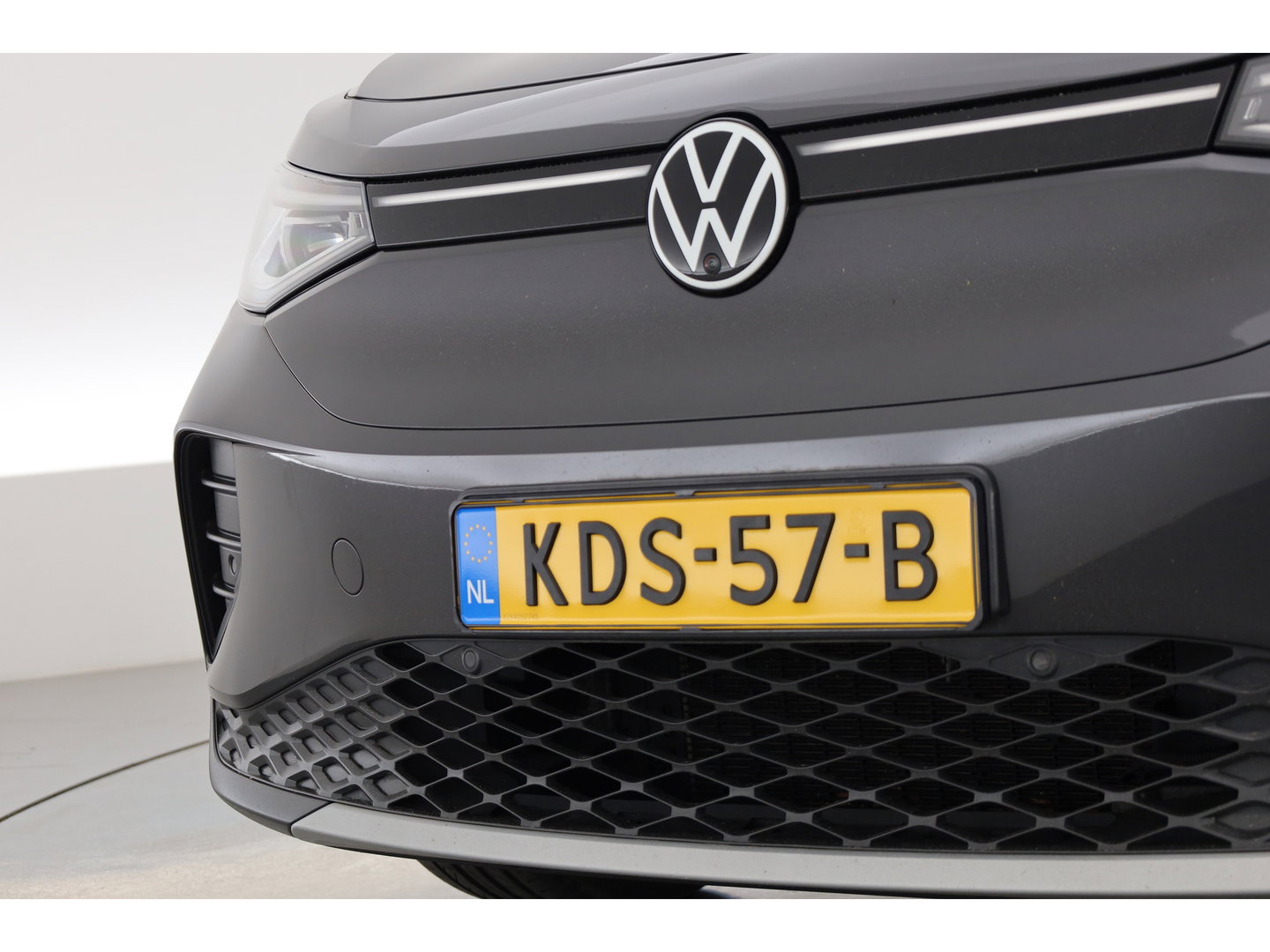 Volkswagen ID.4 1st 77 kWh | SOH 93.4% | Adapt. Cruise | Stoel-Stuurverw. | Elek. Trekhaak | Pano | HUD | 360cam | 21" controleren