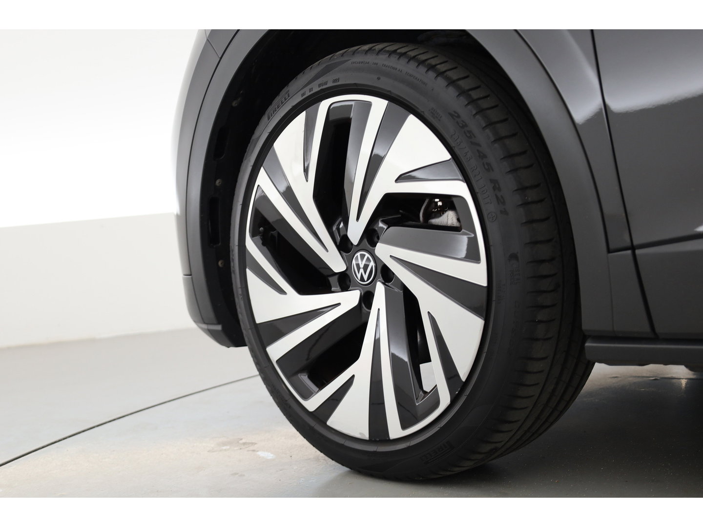 Volkswagen ID.4 1st 77 kWh | SOH 93.4% | Adapt. Cruise | Stoel-Stuurverw. | Elek. Trekhaak | Pano | HUD | 360cam | 21" controleren