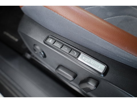 Volkswagen ID.4 1st 77 kWh | SOH 93.4% | Adapt. Cruise | Stoel-Stuurverw. | Elek. Trekhaak | Pano | HUD | 360cam | 21" controleren