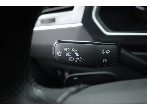 Volkswagen Tiguan 1.4 TSI eHybrid R-Line Business+ | Pano | Elek. Trekhaak | IQ. Light | Stoel- Stuurverw. | Adapt. Cruise | Park Assist |