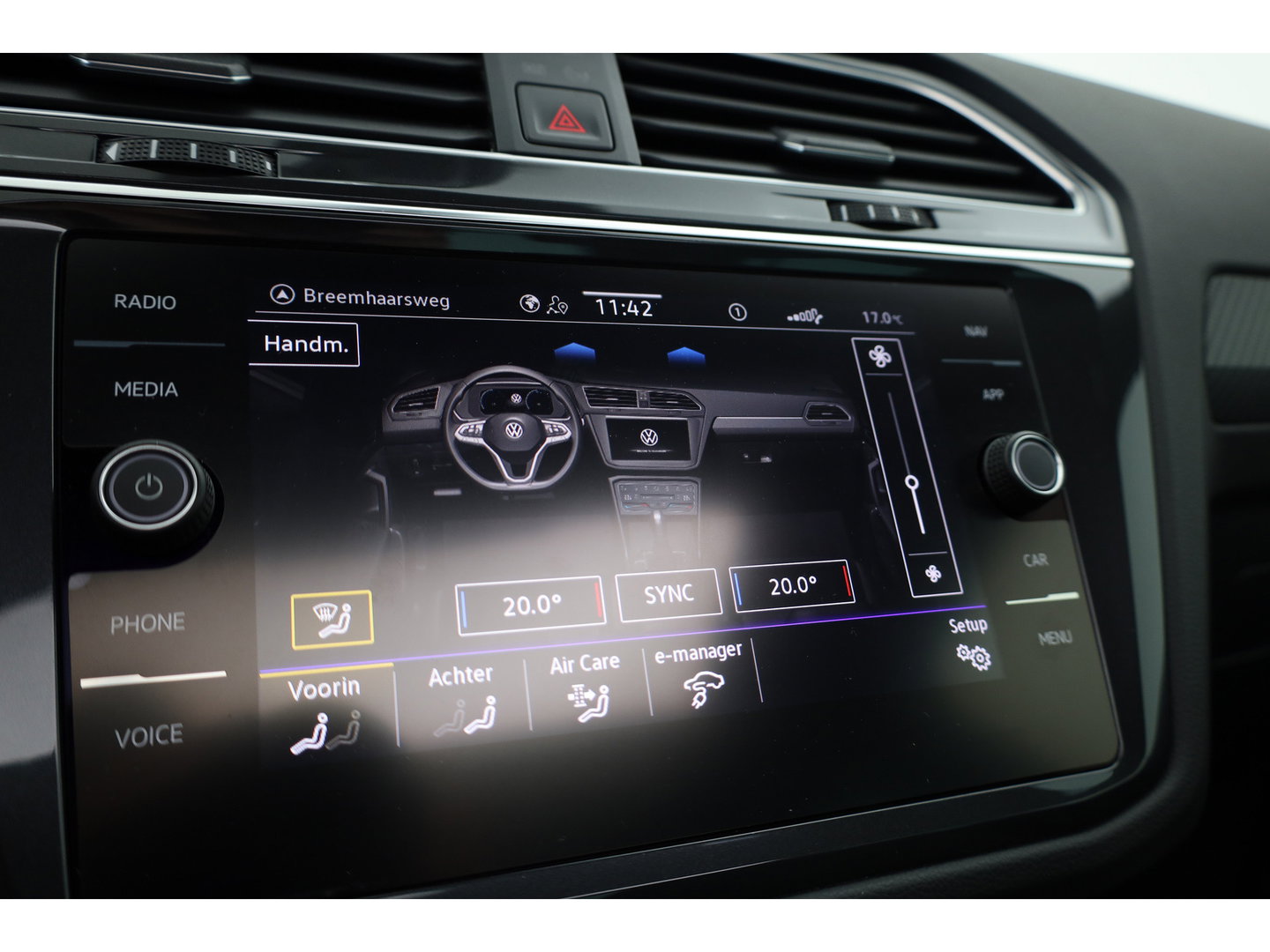 Volkswagen Tiguan 1.4 TSI eHybrid R-Line Business+ | Pano | Elek. Trekhaak | IQ. Light | Stoel- Stuurverw. | Adapt. Cruise | Park Assist |