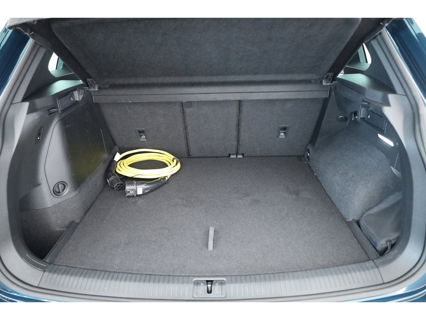 Volkswagen Tiguan 1.4 TSI eHybrid R-Line Business+ | Pano | Elek. Trekhaak | IQ. Light | Stoel- Stuurverw. | Adapt. Cruise | Park Assist |