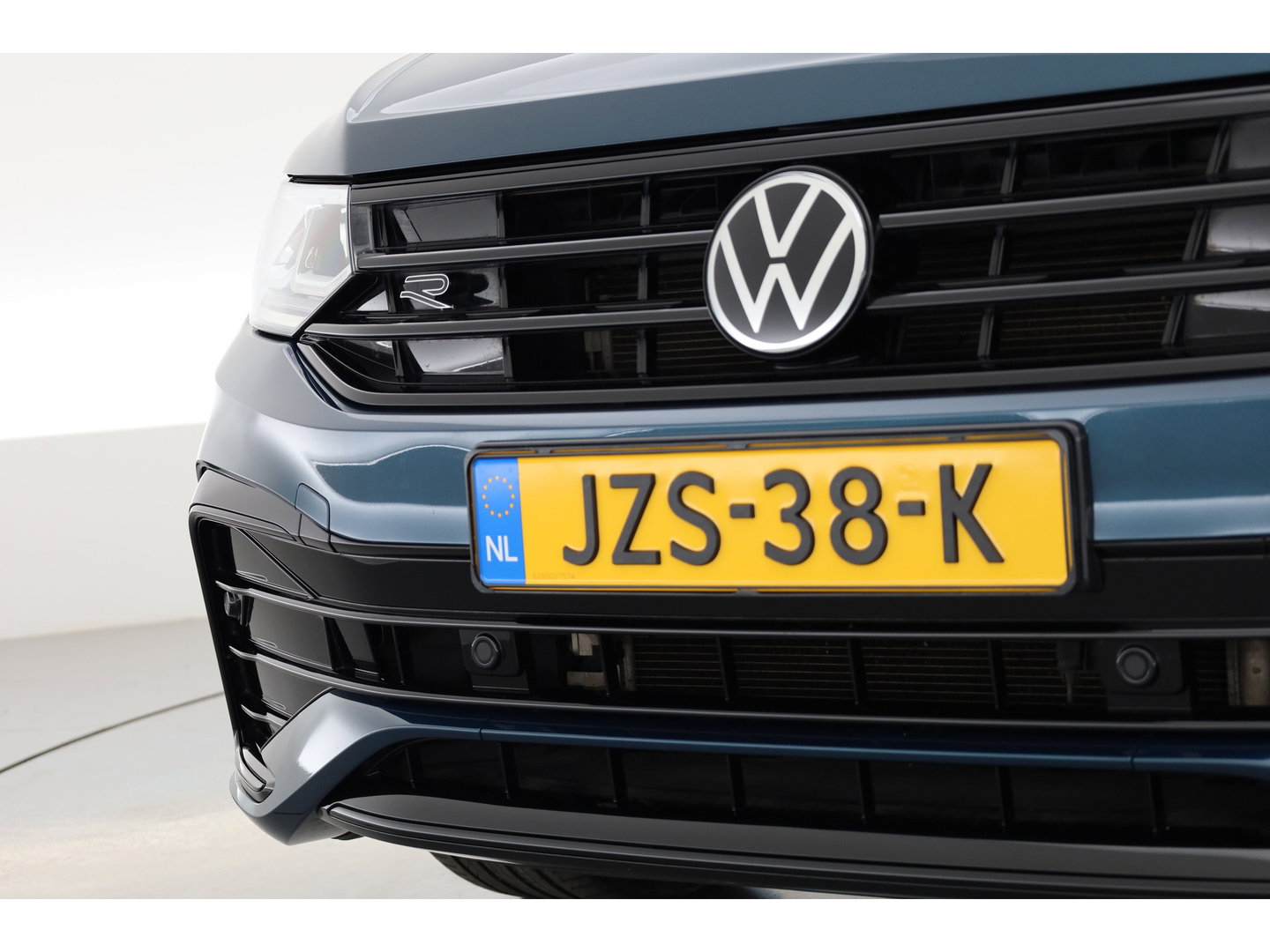 Volkswagen Tiguan 1.4 TSI eHybrid R-Line Business+ | Pano | Elek. Trekhaak | IQ. Light | Stoel- Stuurverw. | Adapt. Cruise | Park Assist |