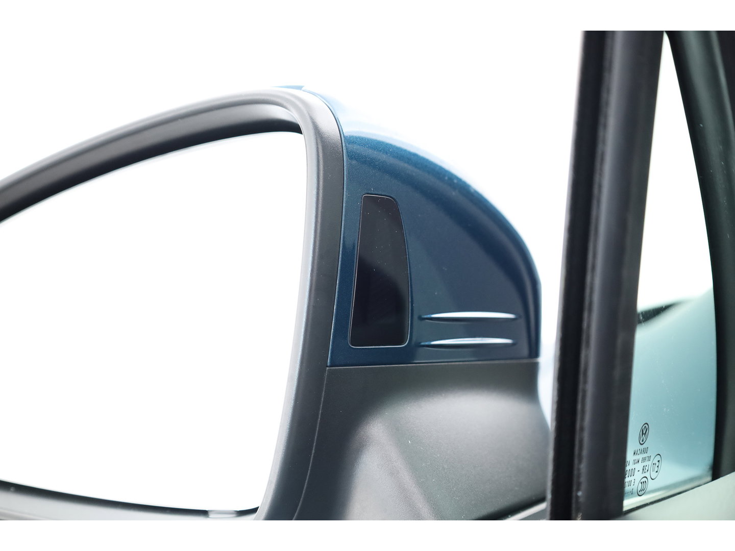 Volkswagen Tiguan 1.4 TSI eHybrid R-Line Business+ | Pano | Elek. Trekhaak | IQ. Light | Stoel- Stuurverw. | Adapt. Cruise | Park Assist |