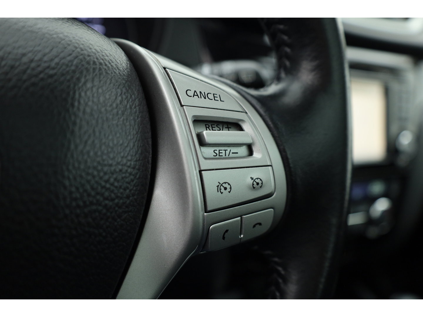 Nissan QASHQAI 1.2 N-Connecta | Panoramadak | Trekhaak | 360cam | Lane Assist | Cruise Control | 18"  controleren