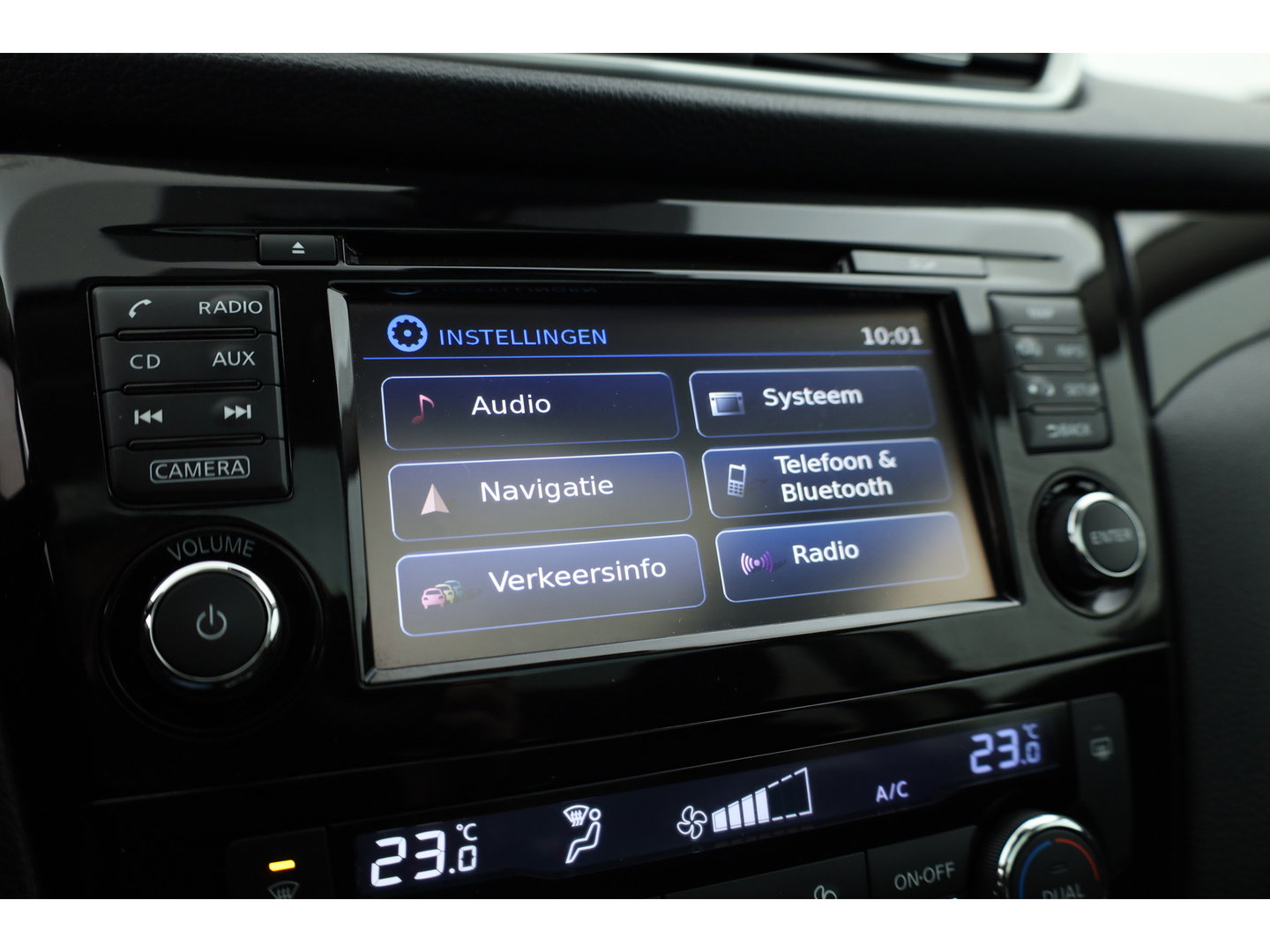 Nissan QASHQAI 1.2 N-Connecta | Panoramadak | Trekhaak | 360cam | Lane Assist | Cruise Control | 18"  controleren