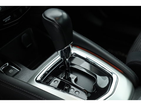 Nissan QASHQAI 1.2 N-Connecta | Panoramadak | Trekhaak | 360cam | Lane Assist | Cruise Control | 18"  controleren