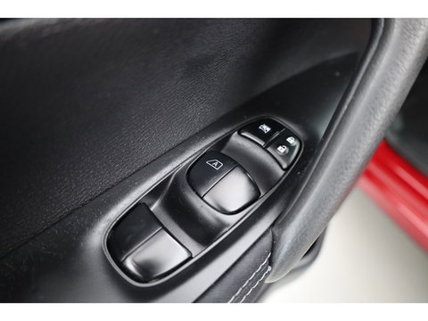 Nissan QASHQAI 1.2 N-Connecta | Panoramadak | Trekhaak | 360cam | Lane Assist | Cruise Control | 18"  controleren