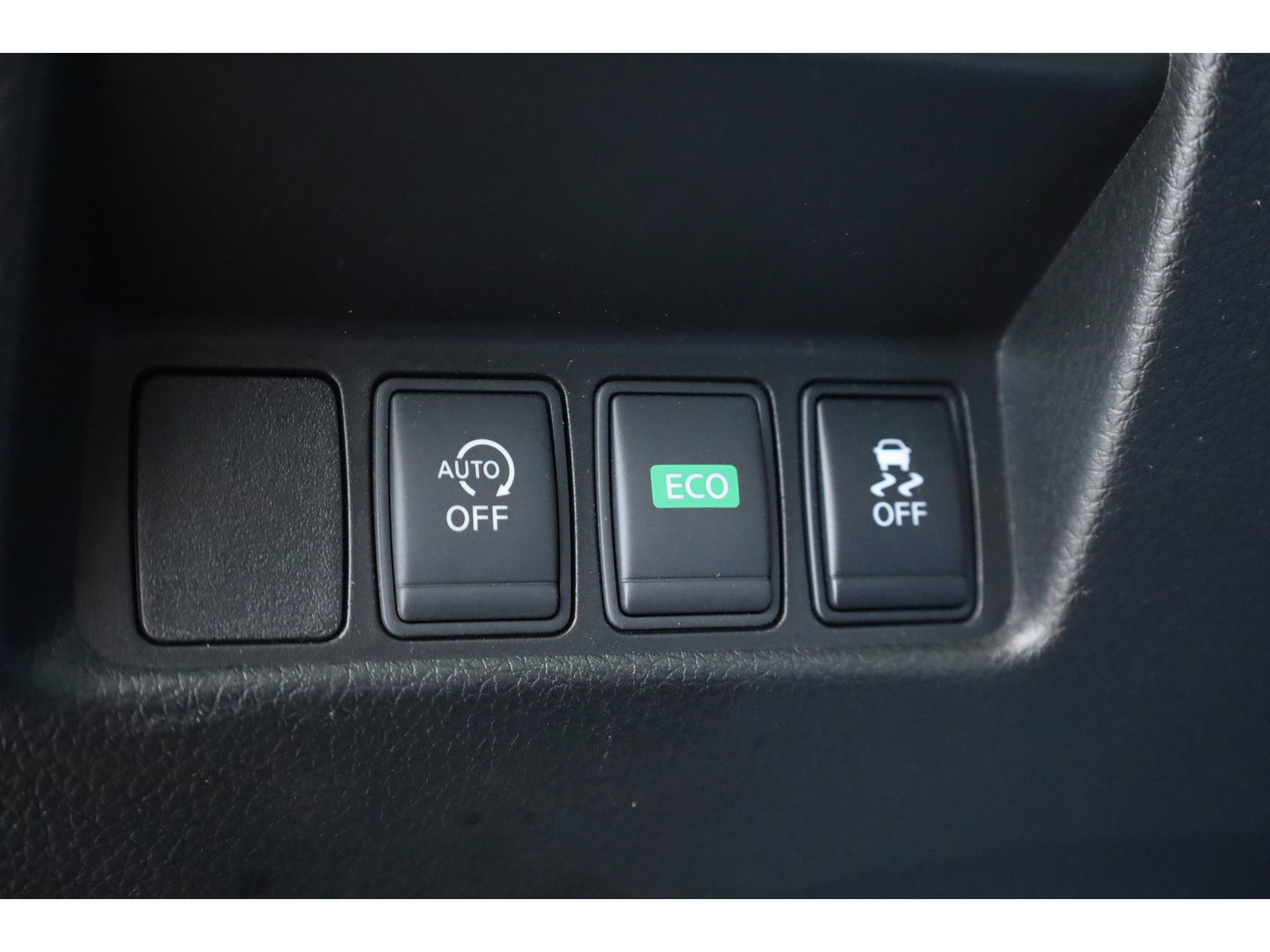 Nissan QASHQAI 1.2 N-Connecta | Panoramadak | Trekhaak | 360cam | Lane Assist | Cruise Control | 18"  controleren