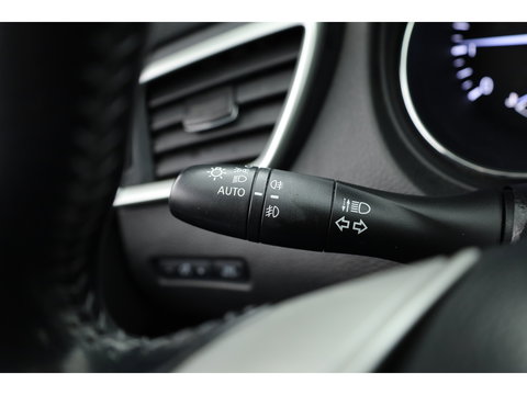 Nissan QASHQAI 1.2 N-Connecta | Panoramadak | Trekhaak | 360cam | Lane Assist | Cruise Control | 18"  controleren