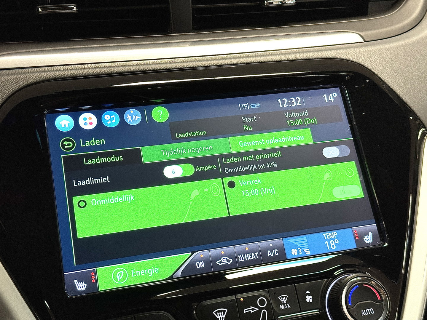 Opel Ampera-E Business executive 60 kWh | SOH 100% | Origneel Nederlands | Trekhaak | Apple Carplay | Android Auto | Stoelverwarming | Stuurwielverwarming | Bose | DAB | Camera |