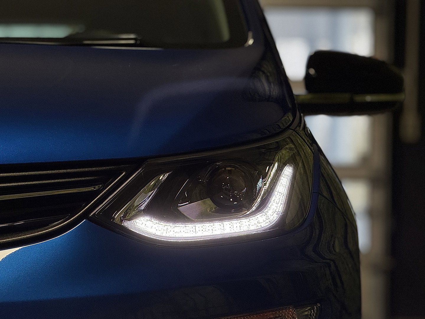 Opel Ampera-E Business executive 60 kWh | SOH 100% | Origneel Nederlands | Trekhaak | Apple Carplay | Android Auto | Stoelverwarming | Stuurwielverwarming | Bose | DAB | Camera |