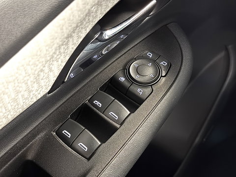 Opel Ampera-E Business executive 60 kWh | SOH 100% | Origneel Nederlands | Trekhaak | Apple Carplay | Android Auto | Stoelverwarming | Stuurwielverwarming | Bose | DAB | Camera |