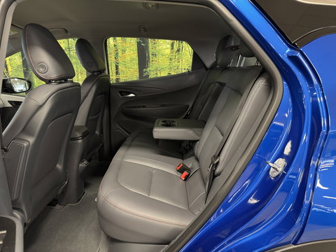 Opel Ampera-E Business executive 60 kWh | SOH 100% | Origneel Nederlands | Trekhaak | Apple Carplay | Android Auto | Stoelverwarming | Stuurwielverwarming | Bose | DAB | Camera |