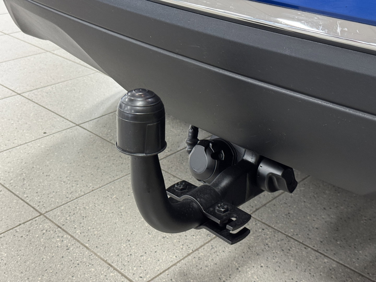 Opel Ampera-E Business executive 60 kWh | SOH 100% | Origneel Nederlands | Trekhaak | Apple Carplay | Android Auto | Stoelverwarming | Stuurwielverwarming | Bose | DAB | Camera |