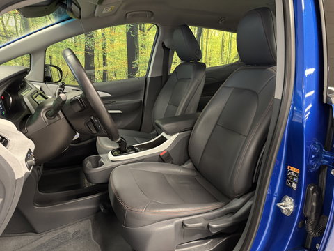 Opel Ampera-E Business executive 60 kWh | SOH 100% | Origneel Nederlands | Trekhaak | Apple Carplay | Android Auto | Stoelverwarming | Stuurwielverwarming | Bose | DAB | Camera |