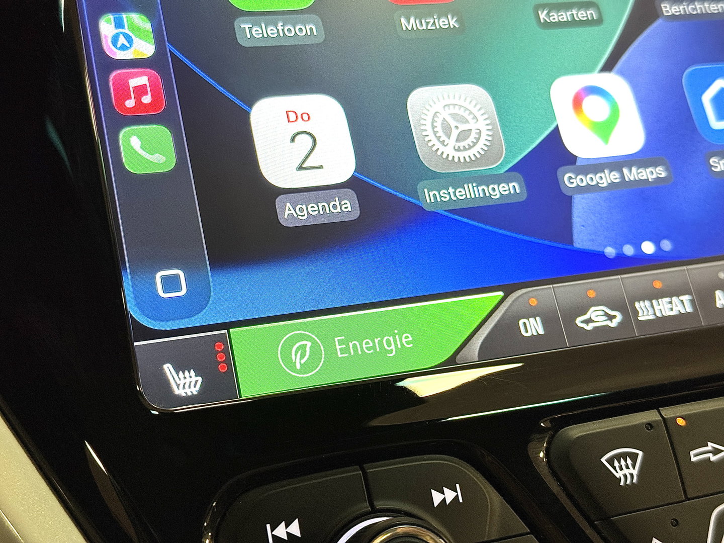 Opel Ampera-E Business executive 60 kWh | SOH 100% | Origneel Nederlands | Trekhaak | Apple Carplay | Android Auto | Stoelverwarming | Stuurwielverwarming | Bose | DAB | Camera |