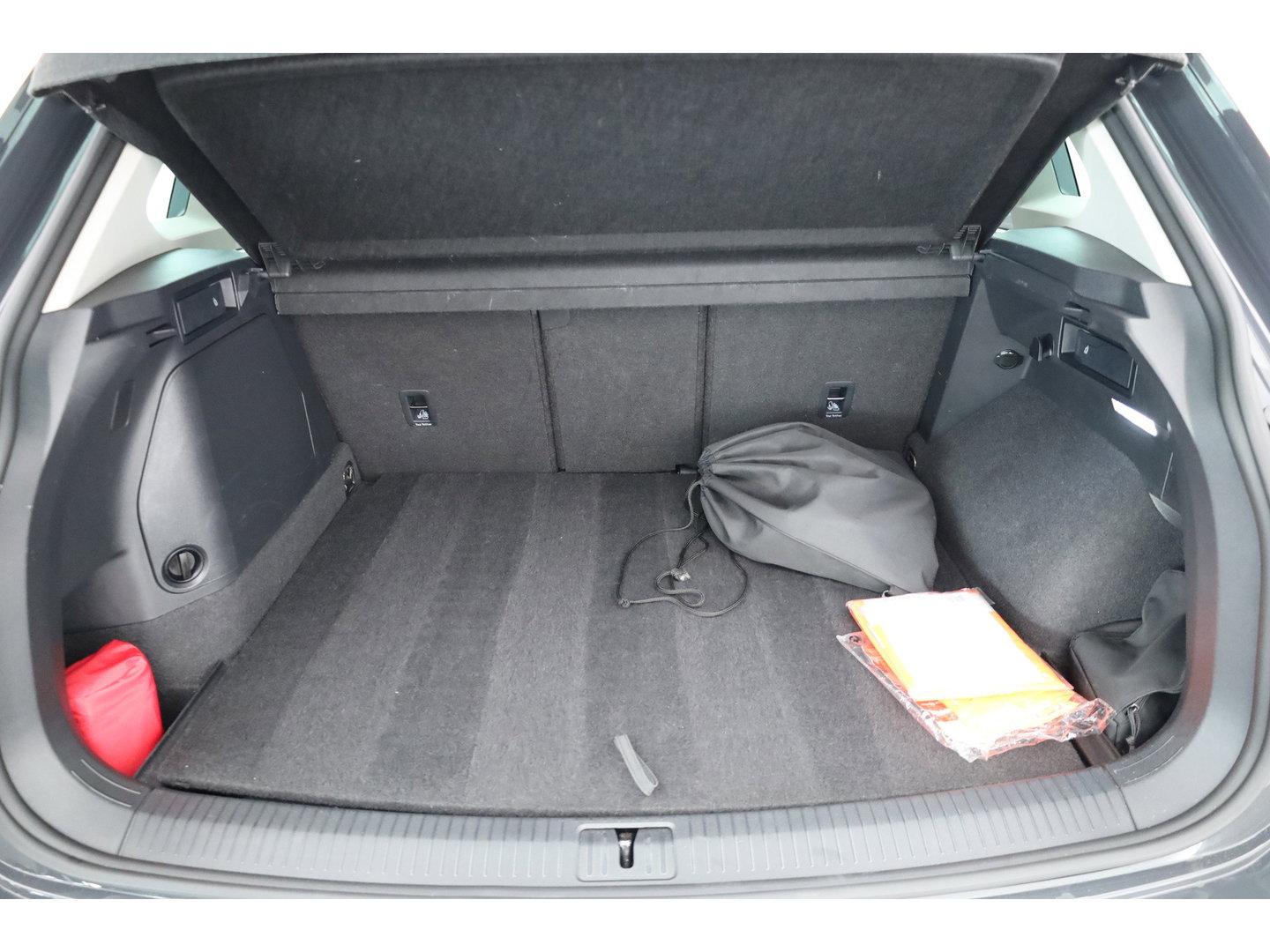 Volkswagen Tiguan 1.4 TSI eHybrid Elegance | Pano | 360cam |  Massage | IQ. Light | Stoel- Stuurverw. | Adapt. Cruise | Dodehoekdet.