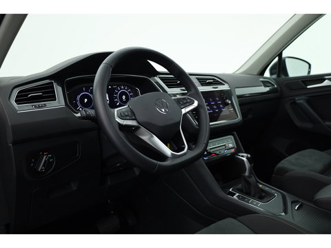 Volkswagen Tiguan 1.4 TSI eHybrid Elegance | Pano | 360cam |  Massage | IQ. Light | Stoel- Stuurverw. | Adapt. Cruise | Dodehoekdet.