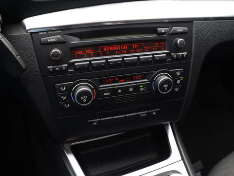 BMW 1-serie 120i 170pk Sportstoelen Schuifdak Xenon 17 inch