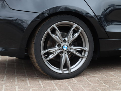 BMW 1-serie 120i 170pk Sportstoelen Schuifdak Xenon 17 inch