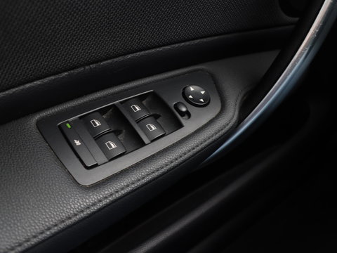 BMW 1-serie 120i 170pk Sportstoelen Schuifdak Xenon 17 inch