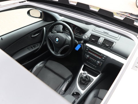 BMW 1-serie 120i 170pk Sportstoelen Schuifdak Xenon 17 inch