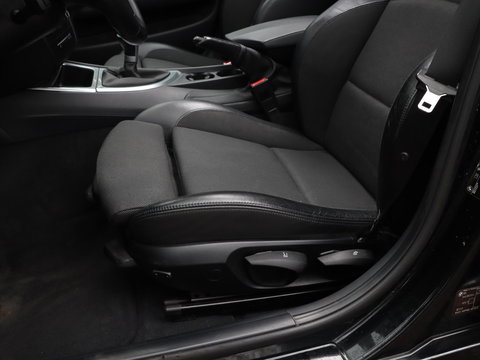 BMW 1-serie 120i 170pk Sportstoelen Schuifdak Xenon 17 inch