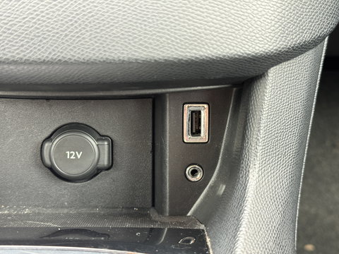 Peugeot 308 SW 1.6 BlueHDI Blue Lease Pack | Handel / Export | Navigatie | Parkeersensoren | Airconditioning | Bluetooth | Cruise Control | Trekhaak | Automatische Verlichting |