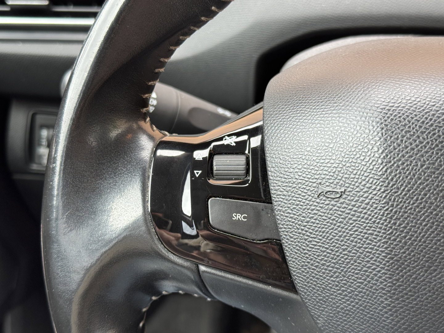 Peugeot 308 SW 1.6 BlueHDI Blue Lease Pack | Handel / Export | Navigatie | Parkeersensoren | Airconditioning | Bluetooth | Cruise Control | Trekhaak | Automatische Verlichting |