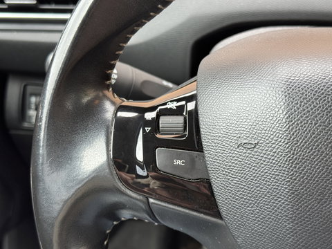 Peugeot 308 SW 1.6 BlueHDI Blue Lease Pack | Handel / Export | Navigatie | Parkeersensoren | Airconditioning | Bluetooth | Cruise Control | Trekhaak | Automatische Verlichting |