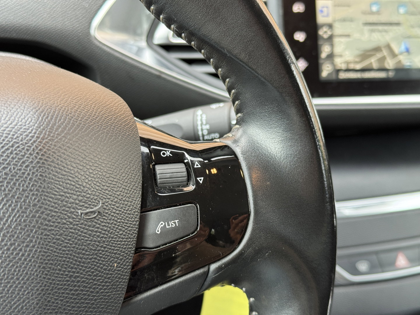 Peugeot 308 SW 1.6 BlueHDI Blue Lease Pack | Handel / Export | Navigatie | Parkeersensoren | Airconditioning | Bluetooth | Cruise Control | Trekhaak | Automatische Verlichting |