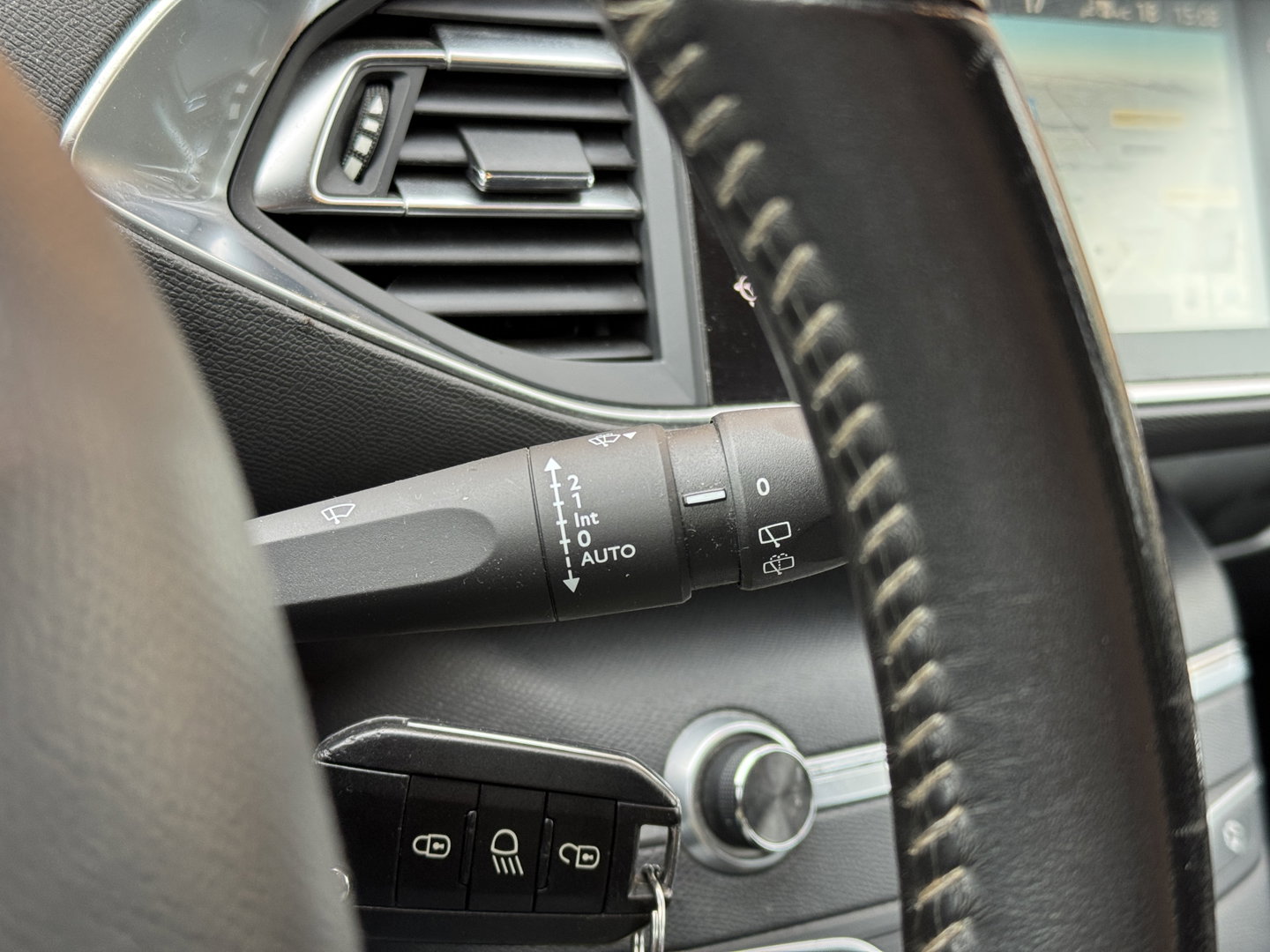 Peugeot 308 SW 1.6 BlueHDI Blue Lease Pack | Handel / Export | Navigatie | Parkeersensoren | Airconditioning | Bluetooth | Cruise Control | Trekhaak | Automatische Verlichting |