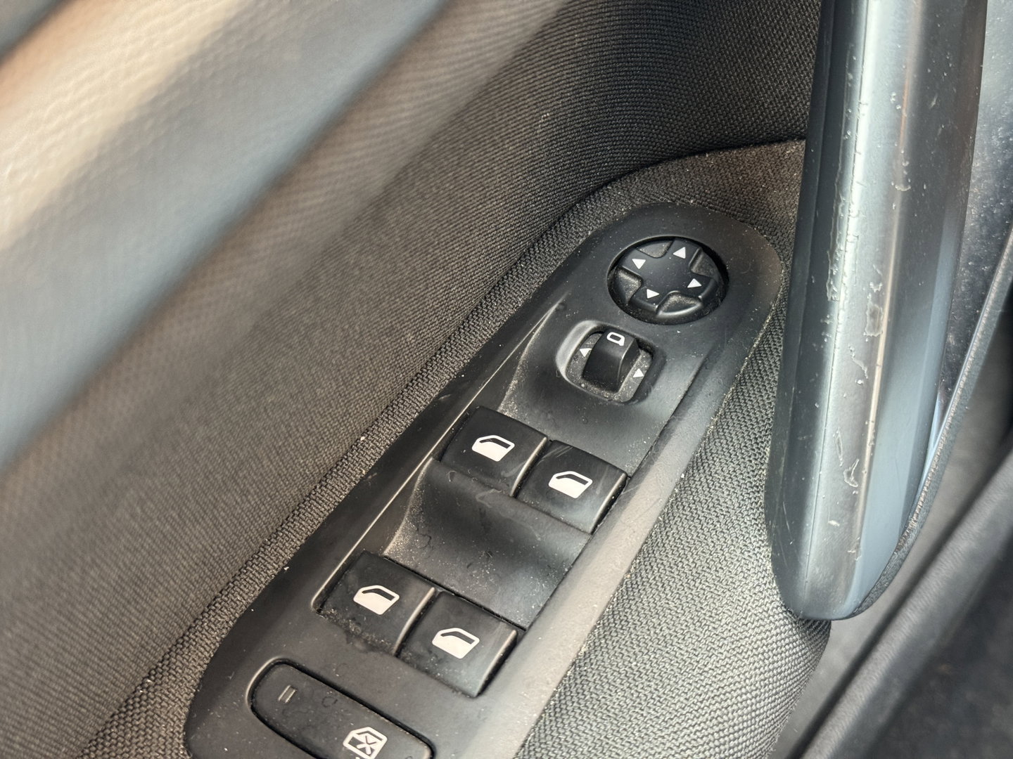 Peugeot 308 SW 1.6 BlueHDI Blue Lease Pack | Handel / Export | Navigatie | Parkeersensoren | Airconditioning | Bluetooth | Cruise Control | Trekhaak | Automatische Verlichting |