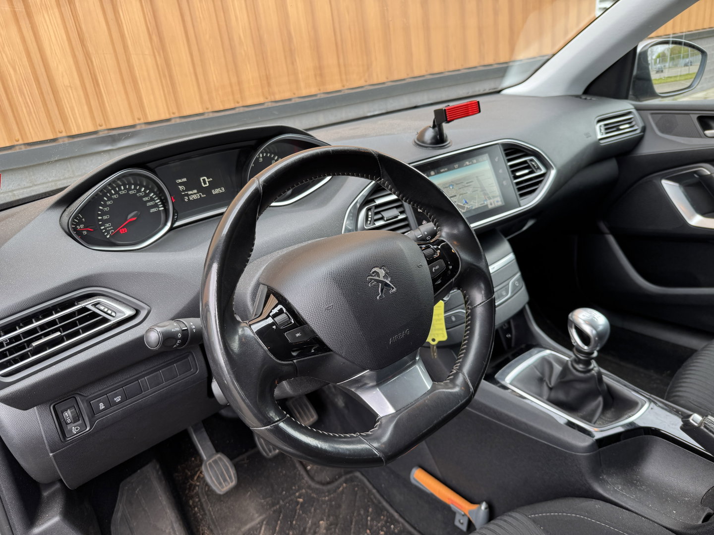 Peugeot 308 SW 1.6 BlueHDI Blue Lease Pack | Handel / Export | Navigatie | Parkeersensoren | Airconditioning | Bluetooth | Cruise Control | Trekhaak | Automatische Verlichting |