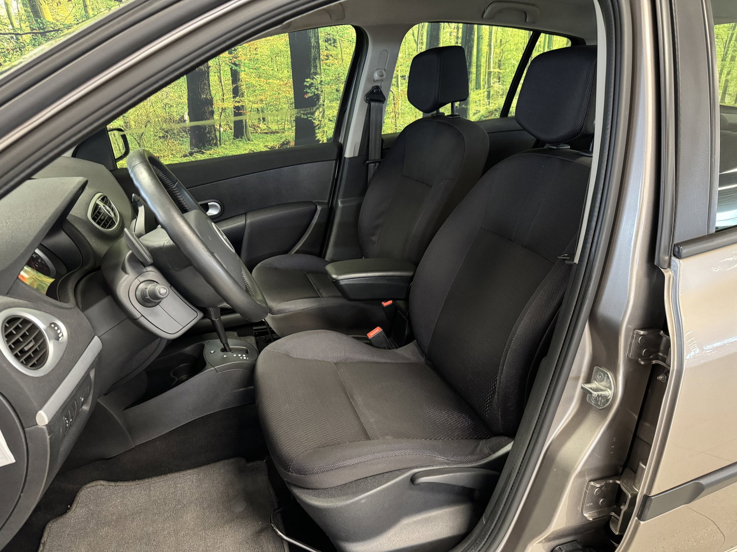 Renault Clio 1.6-16V Dynamique | Automaat | Origineel Nederlands |  NAP | Cruise Control | Radio | Trekhaak |