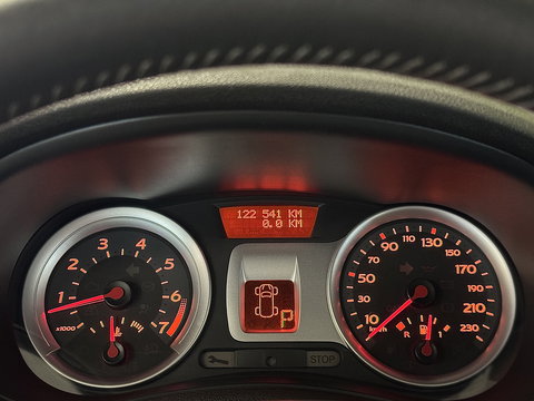 Renault Clio 1.6-16V Dynamique | Automaat | Origineel Nederlands |  NAP | Cruise Control | Radio | Trekhaak |