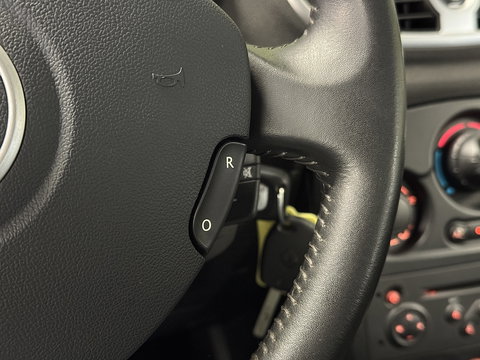 Renault Clio 1.6-16V Dynamique | Automaat | Origineel Nederlands |  NAP | Cruise Control | Radio | Trekhaak |