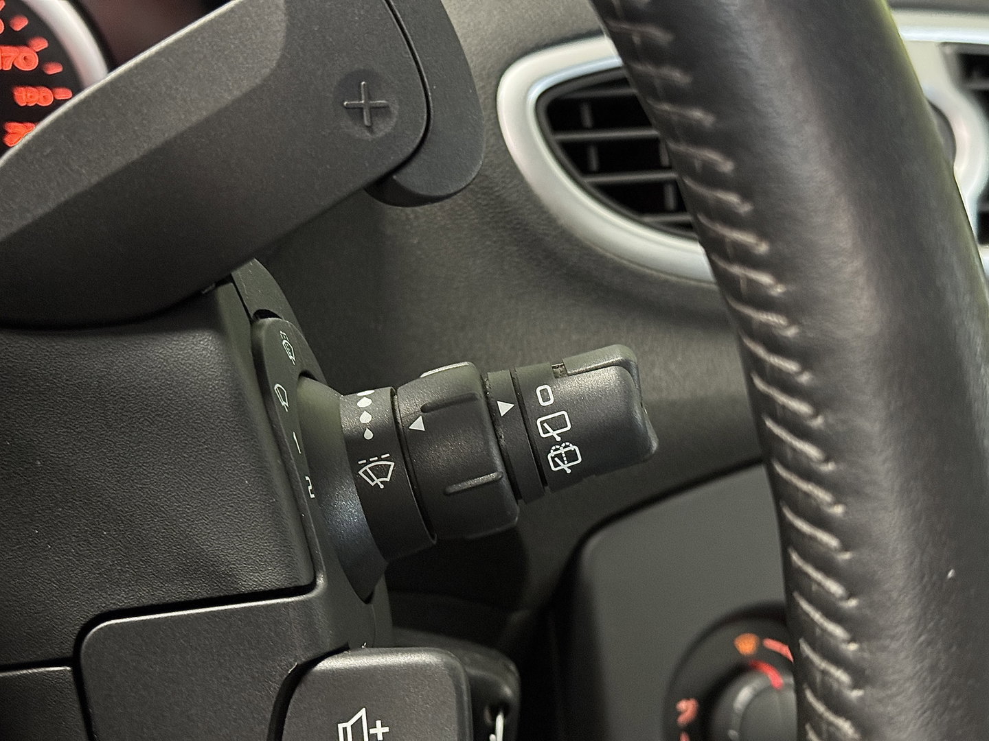 Renault Clio 1.6-16V Dynamique | Automaat | Origineel Nederlands |  NAP | Cruise Control | Radio | Trekhaak |