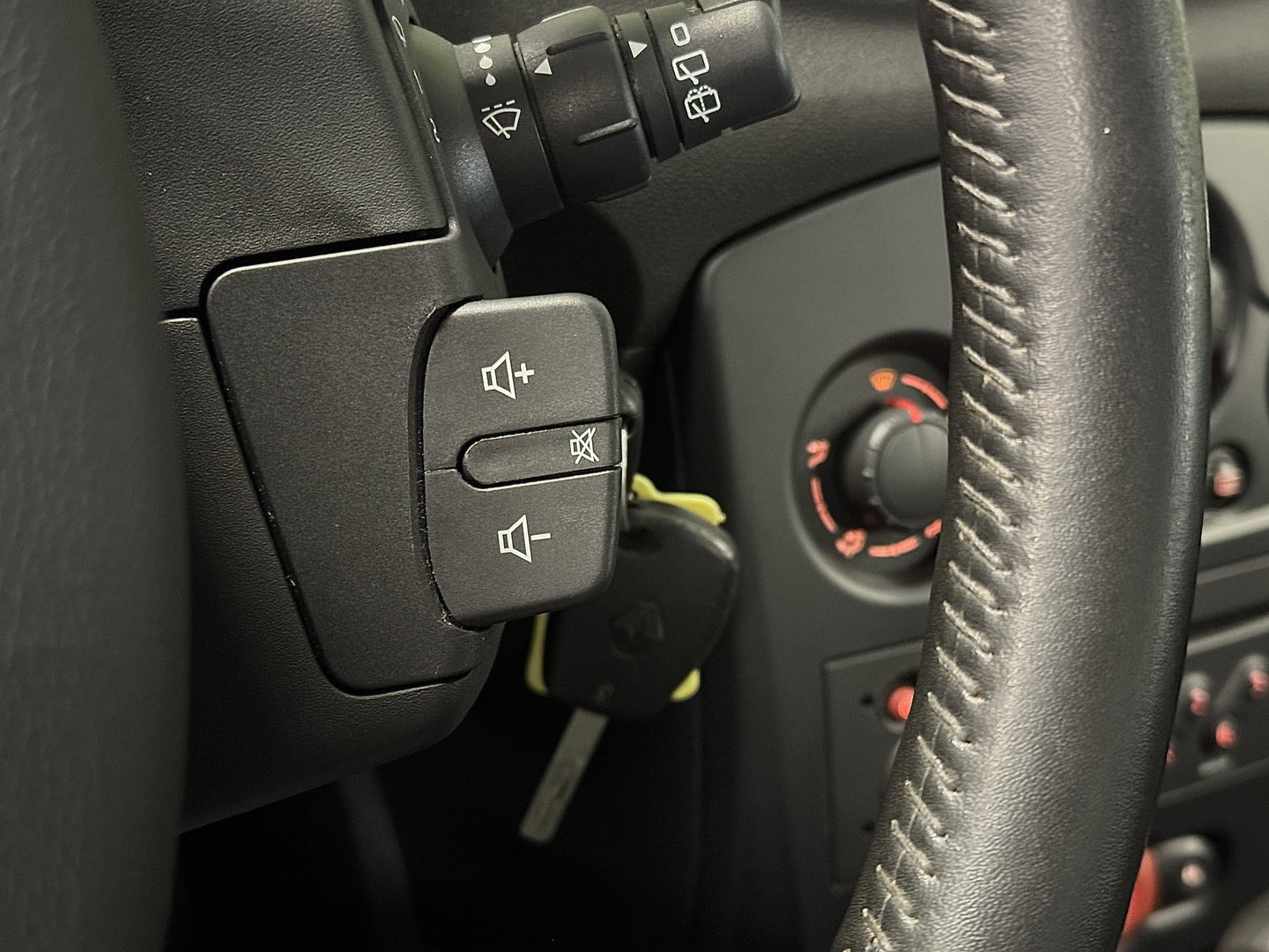 Renault Clio 1.6-16V Dynamique | Automaat | Origineel Nederlands |  NAP | Cruise Control | Radio | Trekhaak |