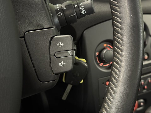 Renault Clio 1.6-16V Dynamique | Automaat | Origineel Nederlands |  NAP | Cruise Control | Radio | Trekhaak |