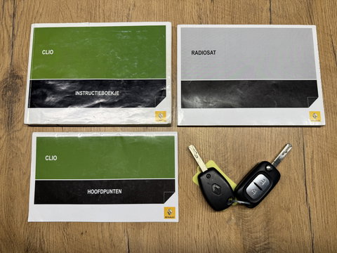 Renault Clio 1.6-16V Dynamique | Automaat | Origineel Nederlands |  NAP | Cruise Control | Radio | Trekhaak |