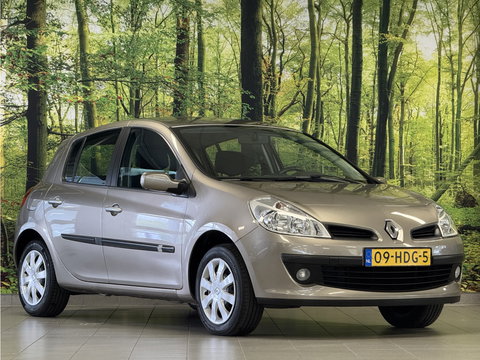 Renault Clio 1.6-16V Dynamique | Automaat | Origineel Nederlands |  NAP | Cruise Control | Radio | Trekhaak |