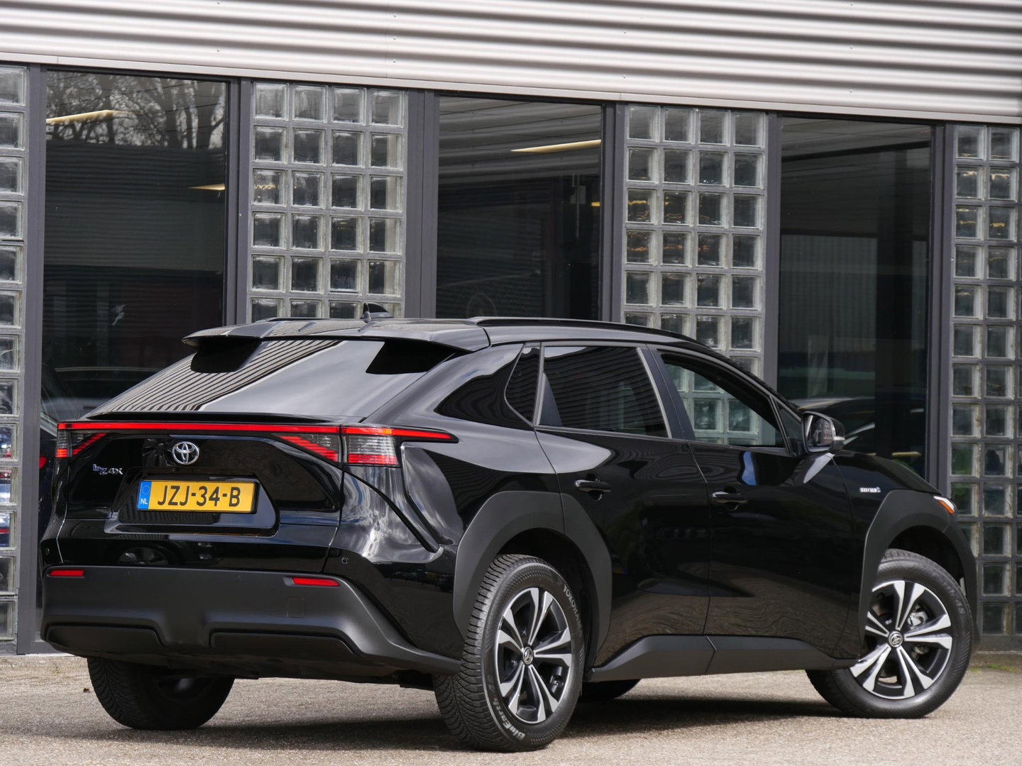 Toyota Bz4x 71kWh/ 360° CAMERA/ ELEKT. KLEP/ HALF LEDEREN INTERIEUR