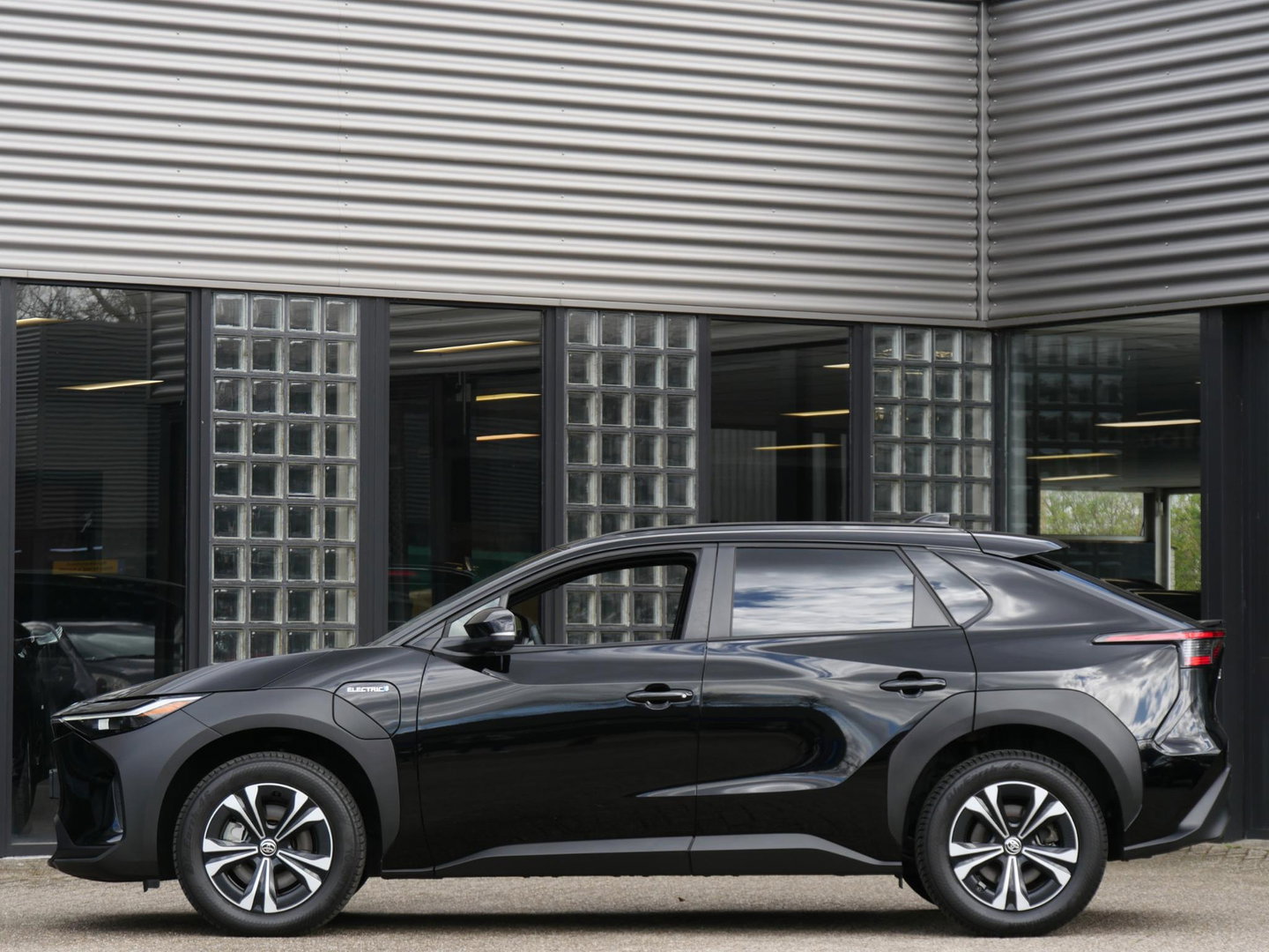 Toyota Bz4x 71kWh/ 360° CAMERA/ ELEKT. KLEP/ HALF LEDEREN INTERIEUR