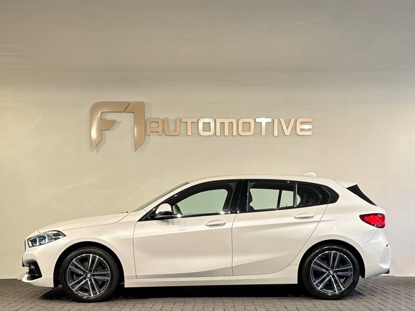 BMW 1-serie 118i High Executive M Sport Sfeer|CarPlay|NAP