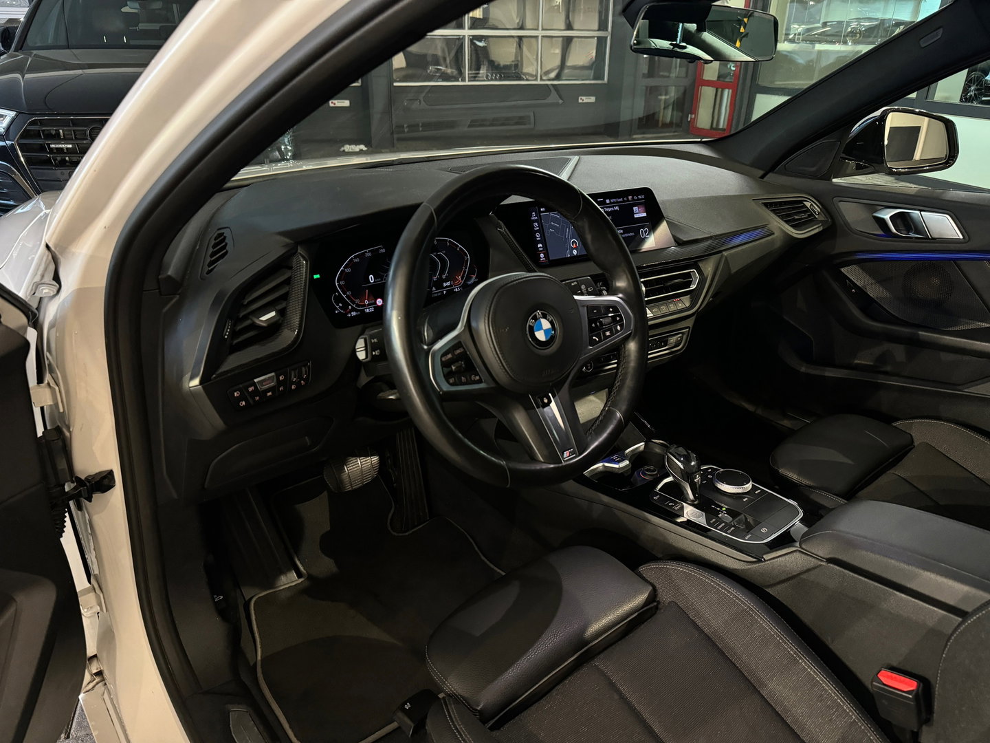 BMW 1-serie 118i High Executive M Sport Sfeer|CarPlay|NAP