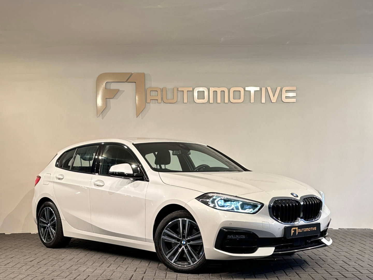 BMW 1-serie 118i High Executive M Sport Sfeer|CarPlay|NAP