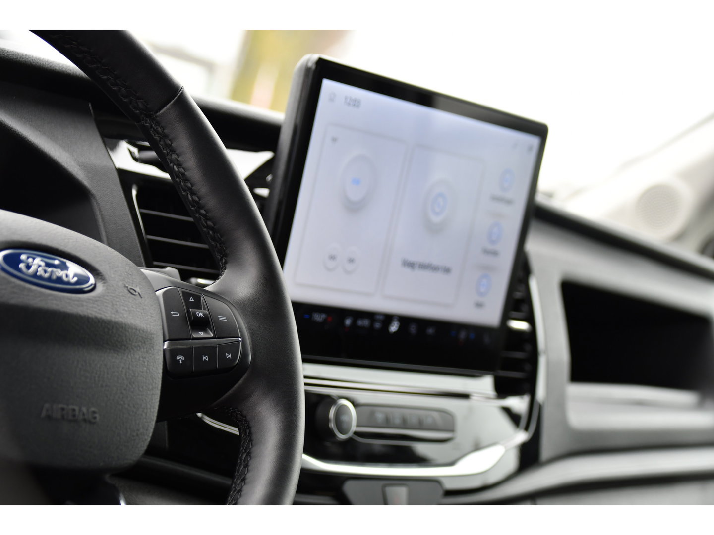 Ford E-Transit 350 L2H2 Trend 68 kWh PB Edition FACE LIFT! Camera, Virtual, Cruise, Carplay, Stoelverwarming, DEMO, Multimedia, Stuurverwarming, Uniek!