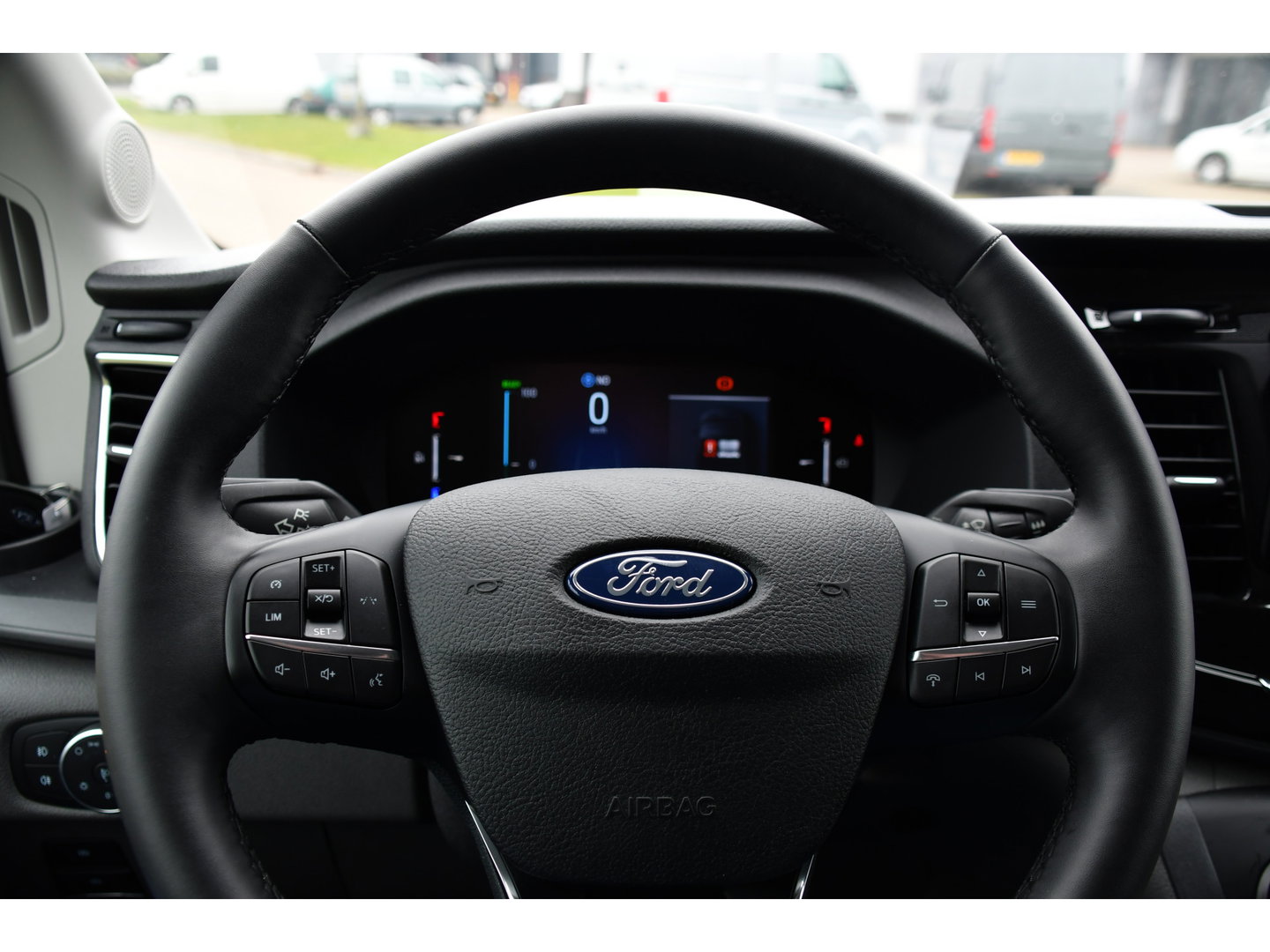 Ford E-Transit 350 L2H2 Trend 68 kWh PB Edition FACE LIFT! Camera, Virtual, Cruise, Carplay, Stoelverwarming, DEMO, Multimedia, Stuurverwarming, Uniek!